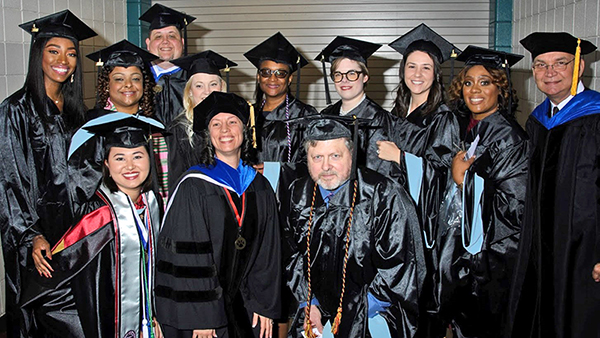 UHV graduates to celebrate Saturday at commencement