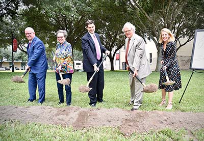 UHV NewsWire – UHV breaks ground on Kay’s Grove memorial garden